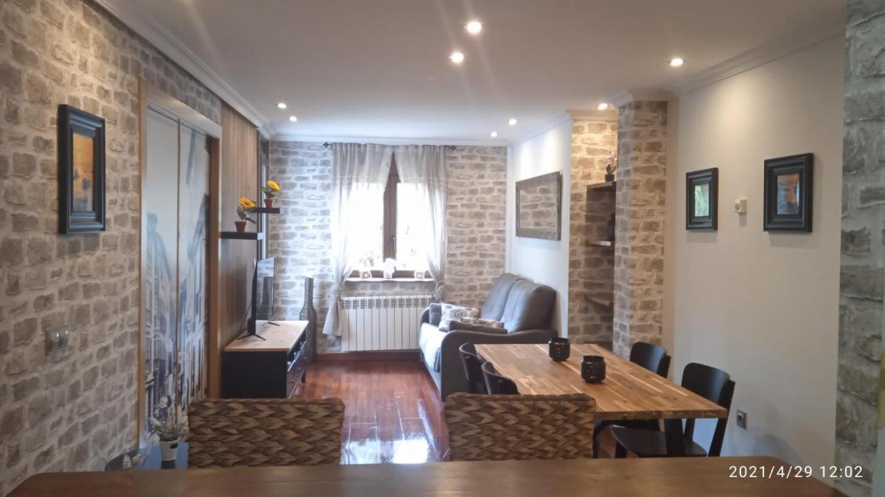 Apartamento Con Terraza Al Puente Romano Onís Exterior foto