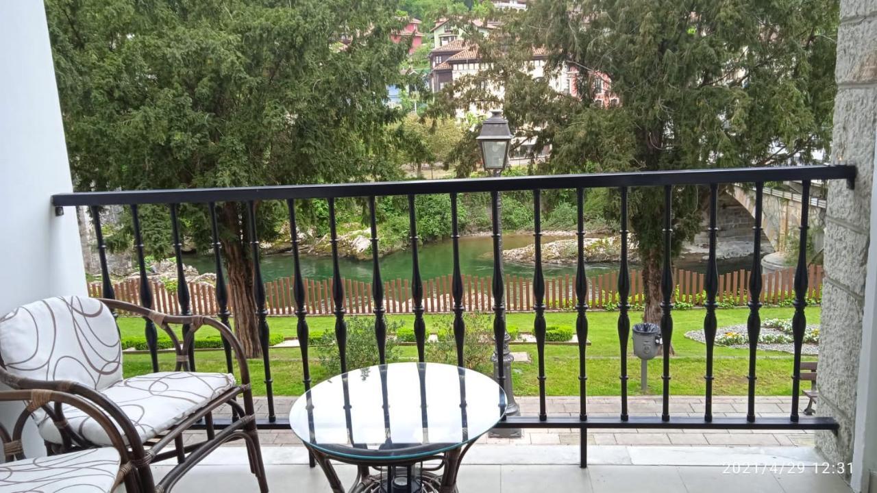 Apartamento Con Terraza Al Puente Romano Onís Exterior foto